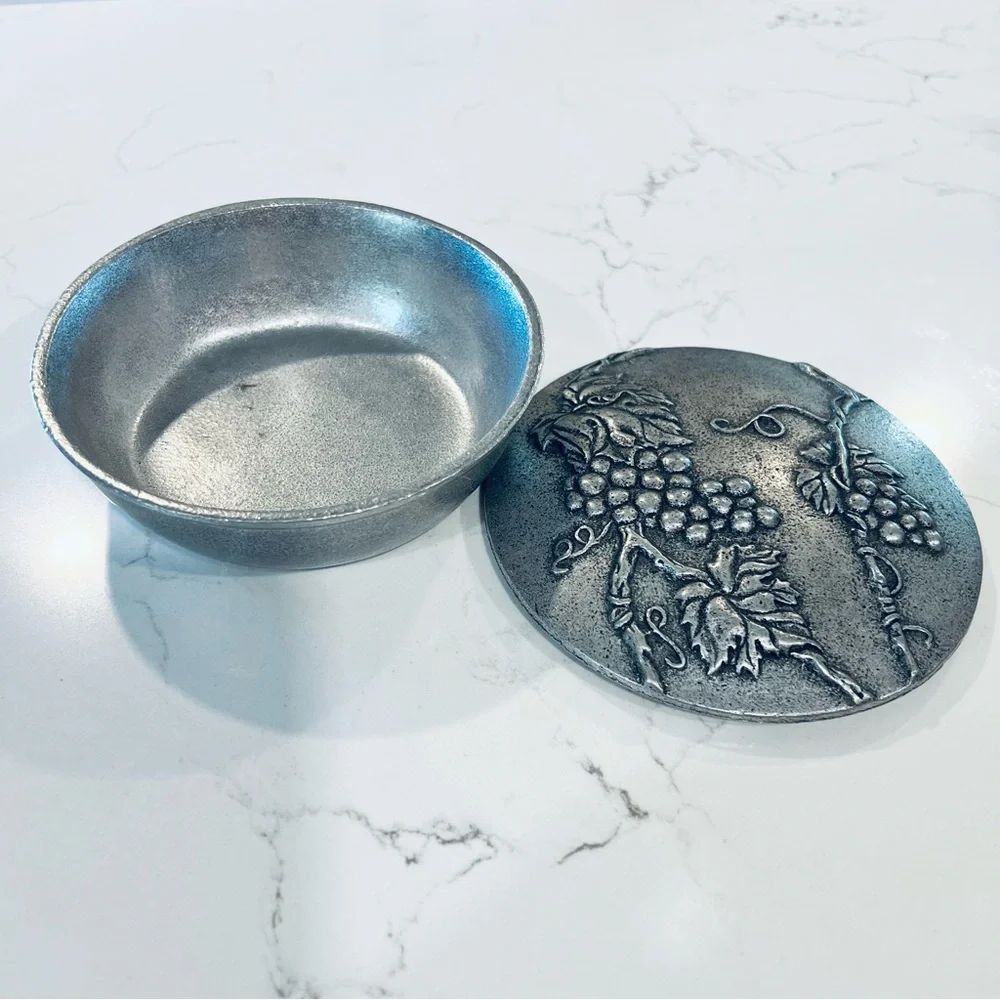 Carson Pewter Vineyard Elegance 5” Diameter Keepsake Box With Lid 2000